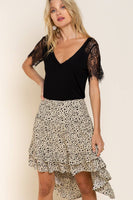 Half lace sleeve v-neck tee