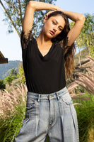 Half lace sleeve v-neck tee