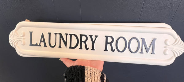 Tin Laundry Sign Scallop Edge